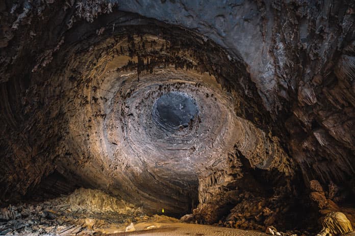The tornado-shaped dome ceiling near the entrance of Hang Tien 1
