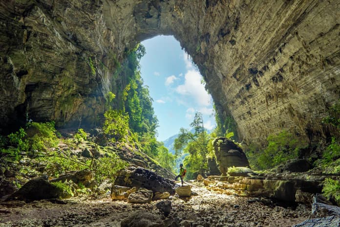The large cave arch of Hang Tien Cave 1