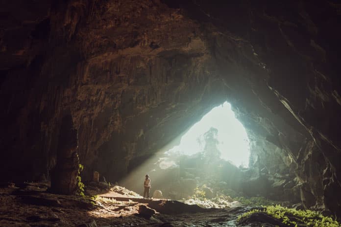 Khám phá Hang Chuột trong hành trình trải nghiệm Tú Làn.