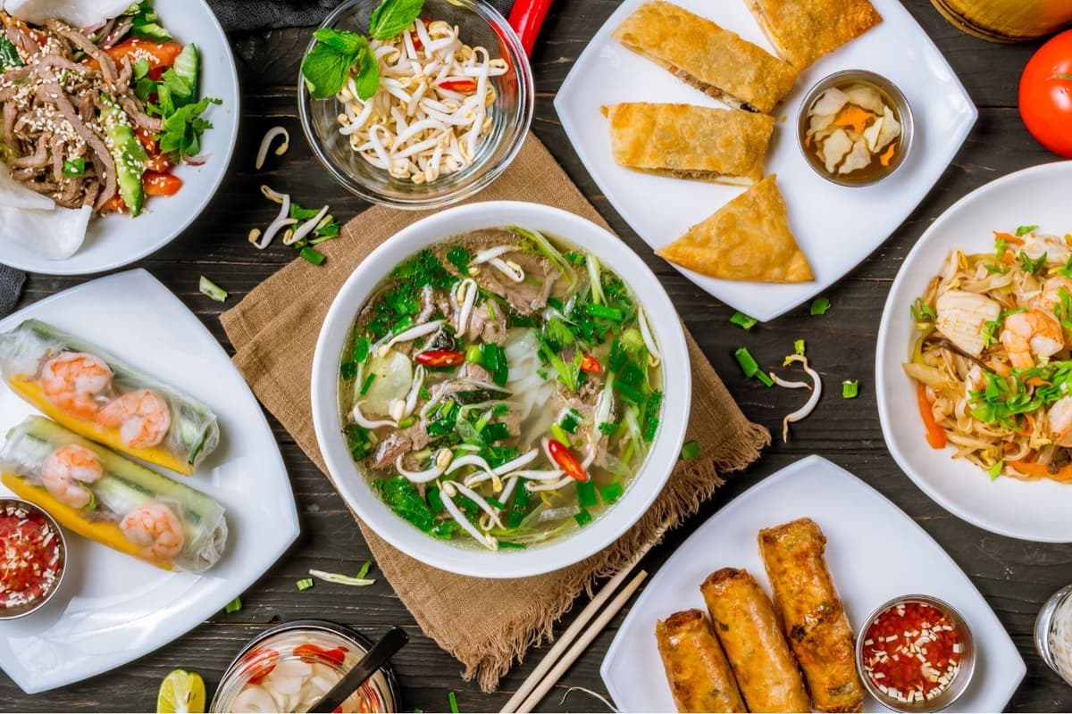 Taste 20 Delicious Vietnamese Foods You Must Try