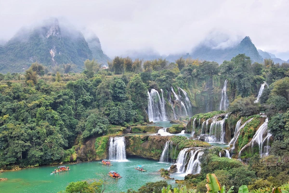 Ban Gioc Waterfall, Vietnam: Magnificence on the borderline