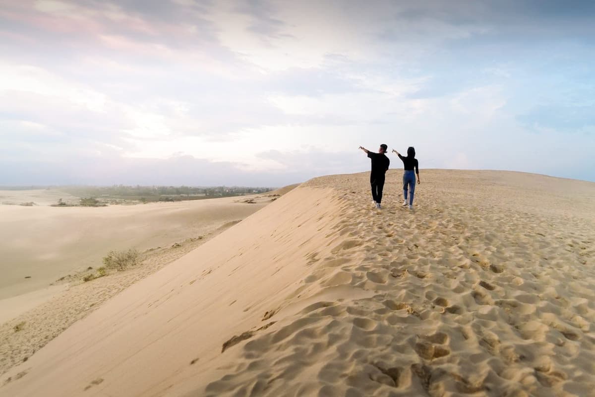 Quang Phu sand dunes travel guides and exciting activities